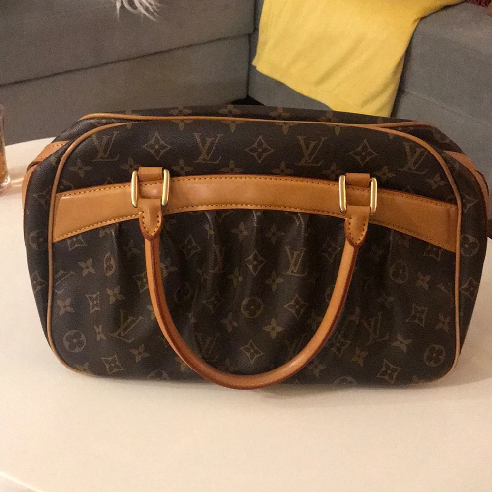 Authentic Louis Vuitton Purse
